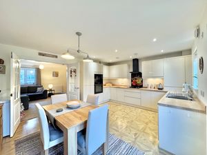 Photo 15- click for photo gallery